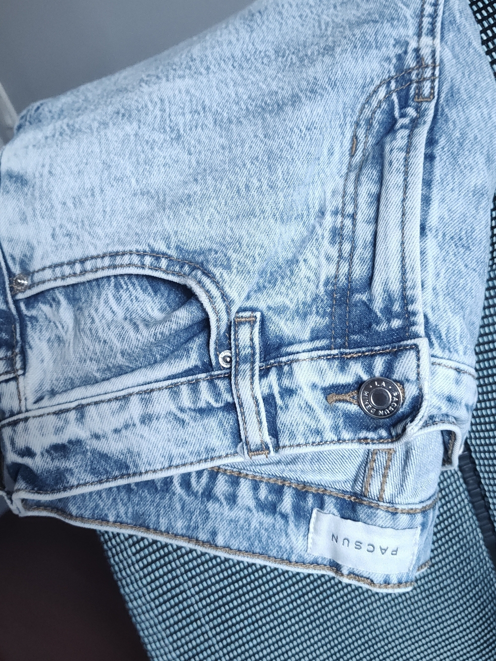 PacSun Women's Light Wash Stretch Straight Jeans 90', Size 25, Like New